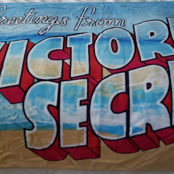 Victoria's secret large beach towel - Picture 3 of 4
